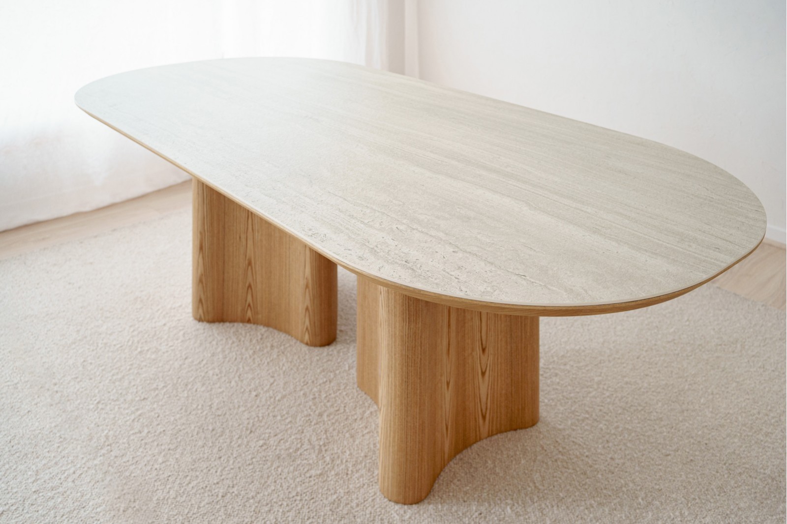 4- mesa-comedor-curva-ceramico-gris-fresno (1)