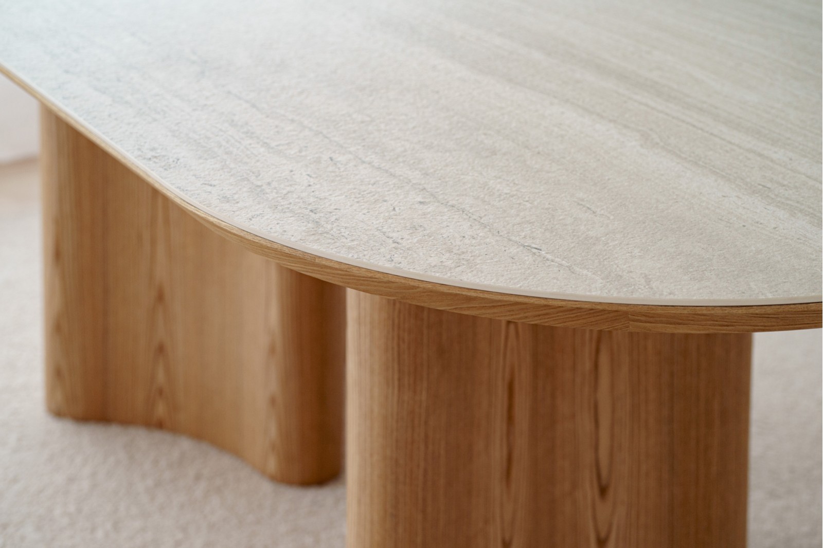 4- mesa-comedor-curva-ceramico-gris-fresno (2)