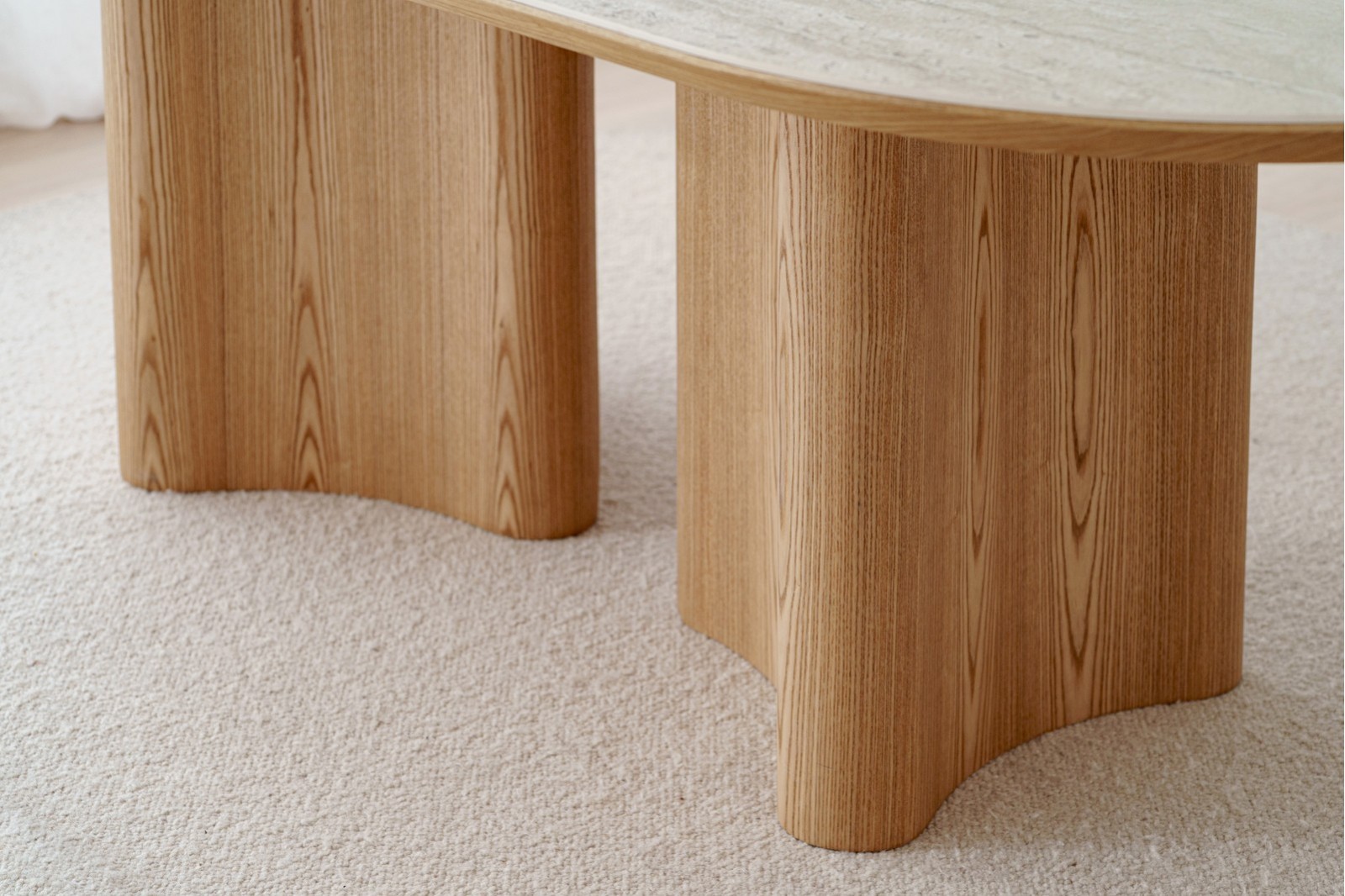 4-mesa-comedor-curva-ceramico-gris-fresno (3)